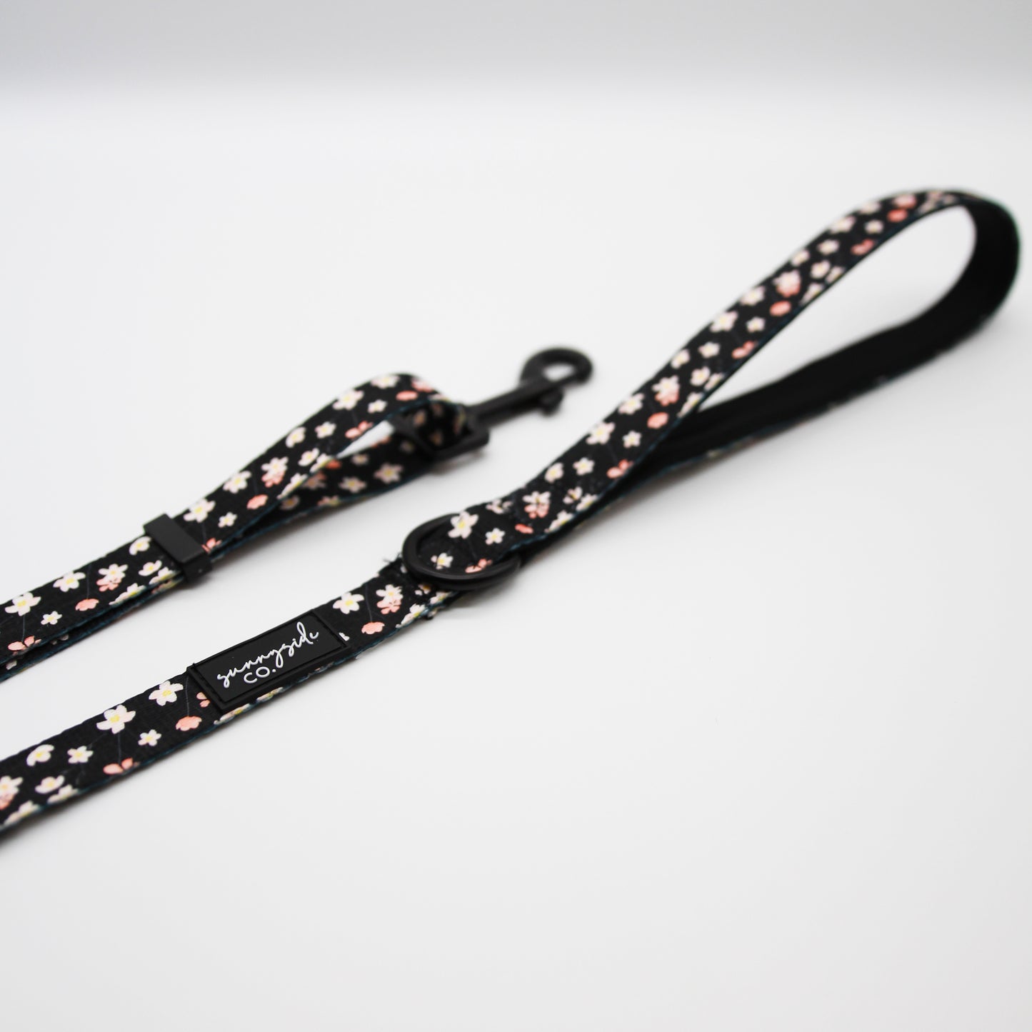 Adjustable Lead - Sweet Cherry Blossom