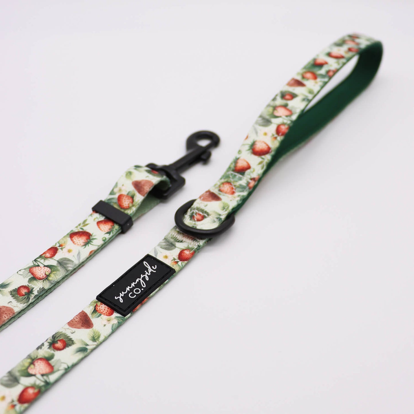 Adjustable Lead - Vintage Strawberries