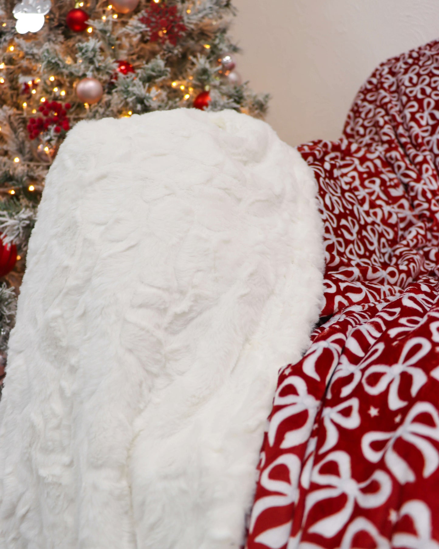 Bow So Festive - XL Plush Blanket