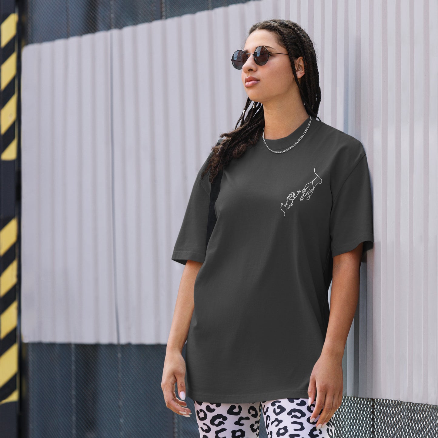 Oversized 'DOG Mum Club' T-shirt - Faded Black